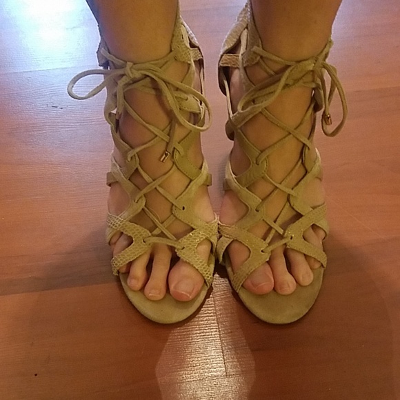 White House Black Market Shoes - WHBM Heels